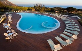 Luzia Agriresort - Piscina Idromassaggio Con Vista Mare Aperta Fino Alle Ore 23-00